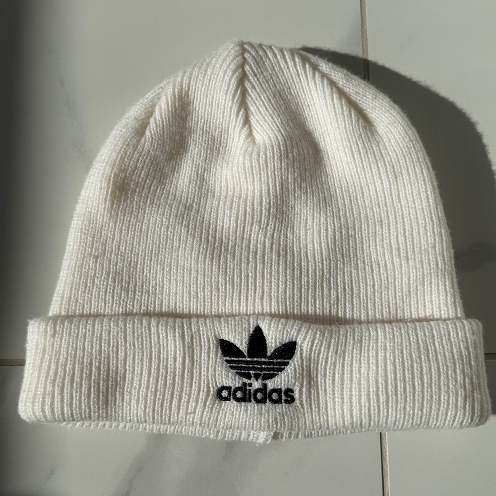 Adidas White Trefoil Cuffed Knit Beanie Hat Unisex Women’s Size OSFW
